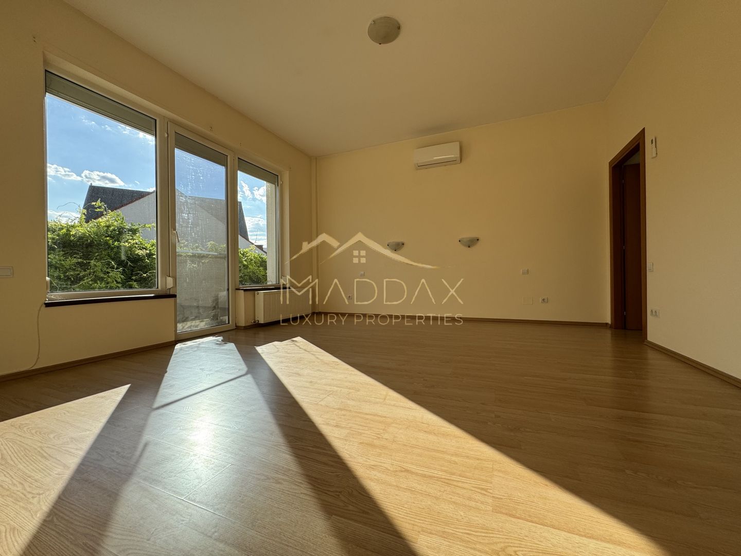 Vila Individuala _7 camere***Piscina***Teren 1000 mp // Erou Iancu Nicolae - Poză 34