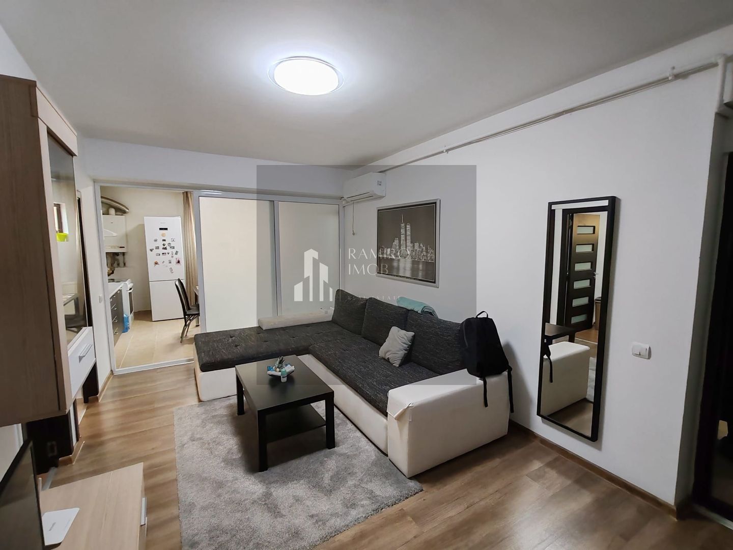 APARTAMENT 3 CAMERE,METROU LEONIDA , CENTRALA, MOBILAT-UTILAT - Poză 1