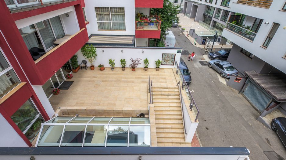 4 camere| semineu| piscina interioara | sauna | sala de sport| parcare - Poză 35