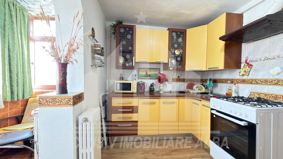 Apartament cu 3 camere | 2 bai | 69 mp | Cetate - Mercur - Poză 2