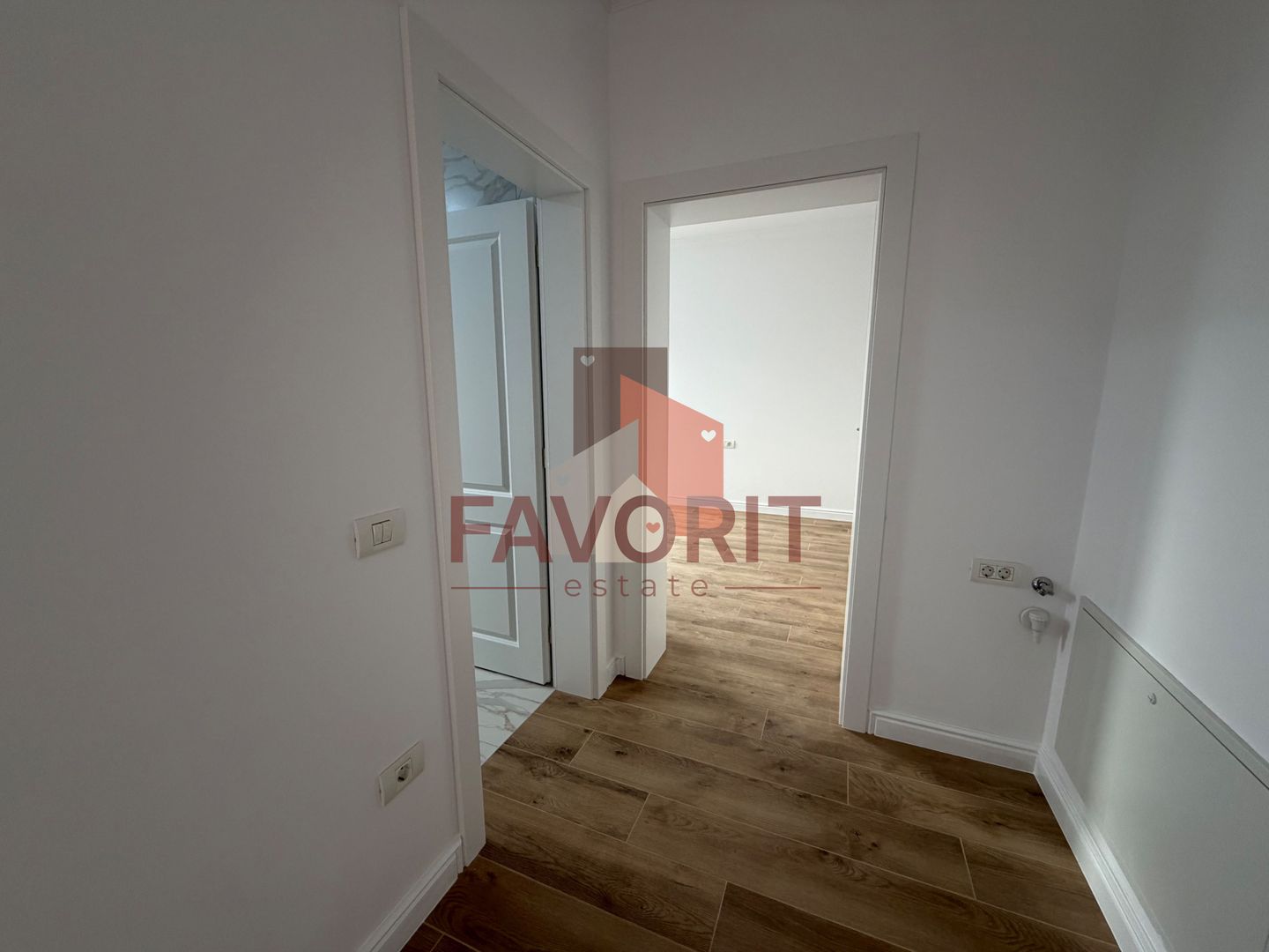 Cu gradina proprie. Zona Cora . Finisat la cheie - Poză 4