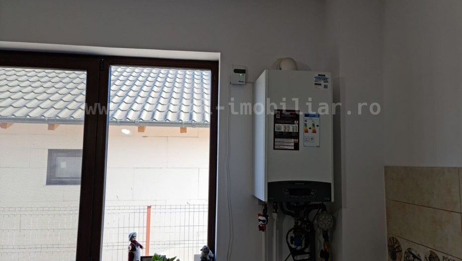 Vânzare Vilă P+1+Pod în Zonă Liniștită din Cumpana - Poză 3