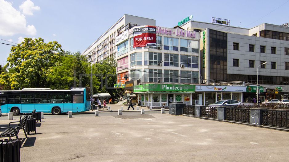 Intersectie Lujerului cu virtutii, spatiu comercial, trafic intens, 50 mp, 1/3 - Poză 1