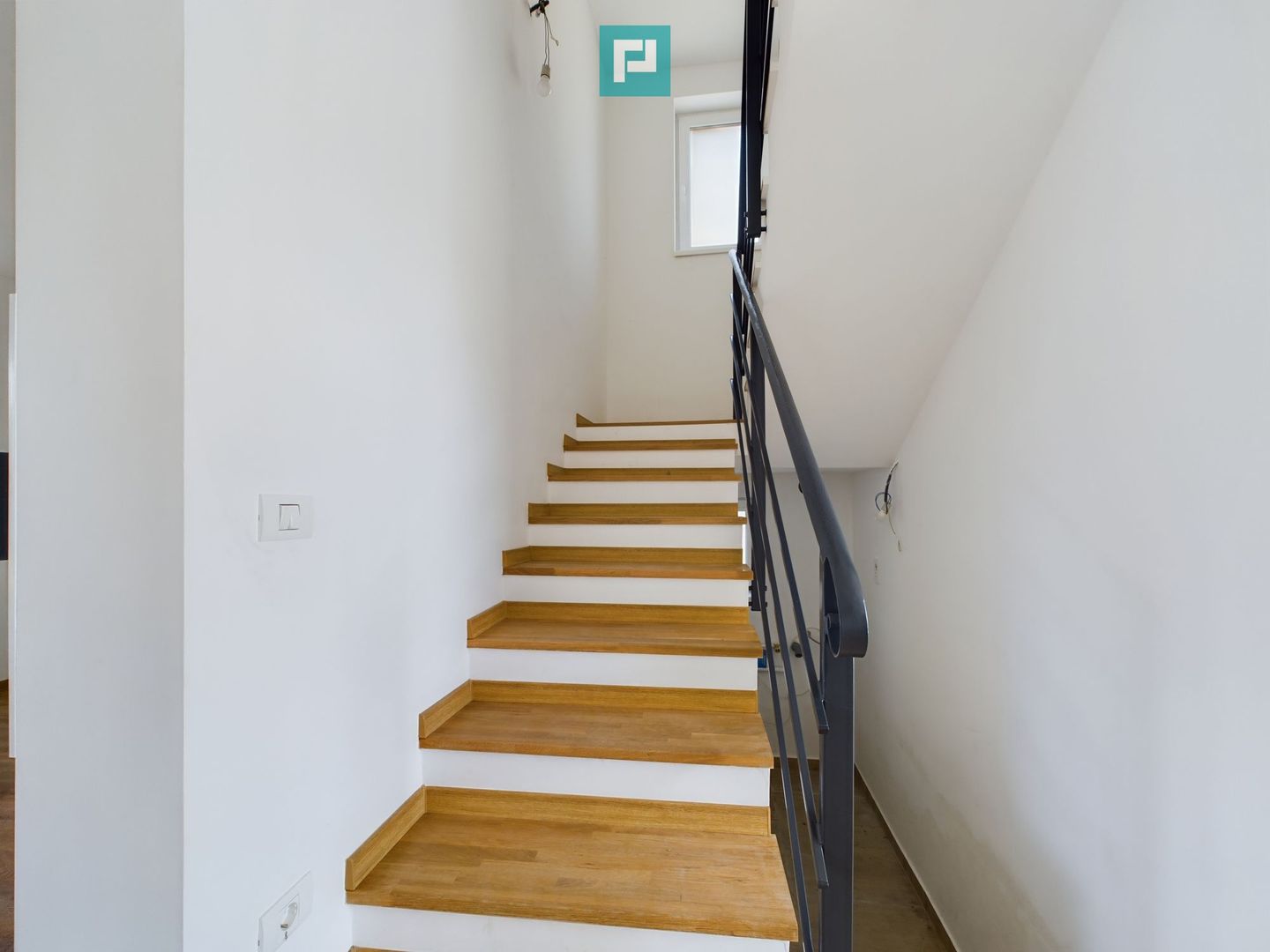 Duplex elegant cu 3 dormitoare în Ghiroda - Poză 4