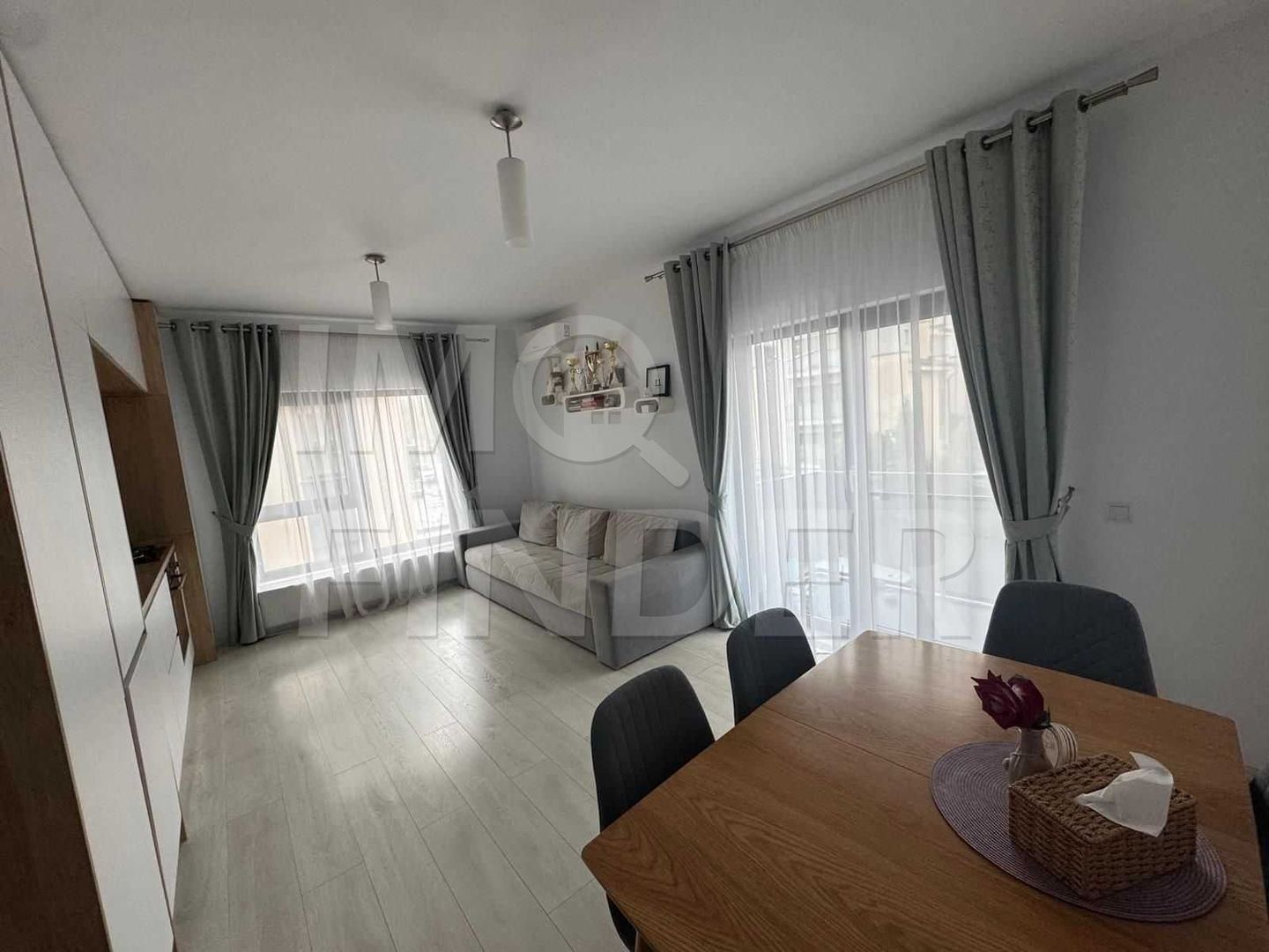 Apartament 2 dormitoare, living + bucatarie, parcare privata - Poză 1