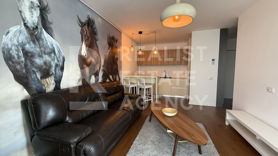 Chirie - Apartament cu terasă și priveliște spre Parcul Verdi - Poză 3