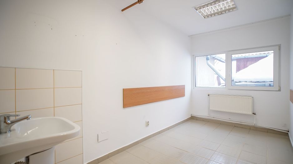 Spatiu Comercial modern 200mp, vad pietonal si auto, Bartolomeu - Poză 11