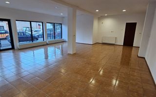 De închiriat imobil parter comercial + etaj locuit + curte cu 7 locuri de parcare, Strada Ciric - Poză 2