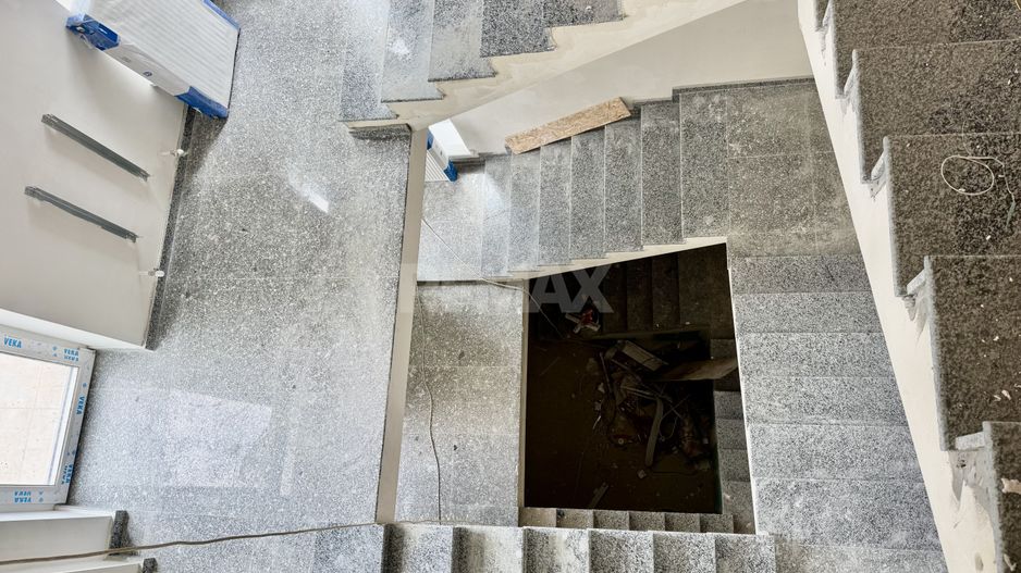 De vânzare clădire comercială, sec.Centru. - Poză 3