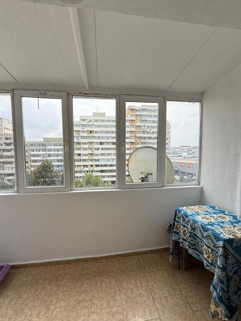 De vânzare 4 camere, spațios, 2 băi, 2 balcoane, lângă Mega Mall - Poză 3