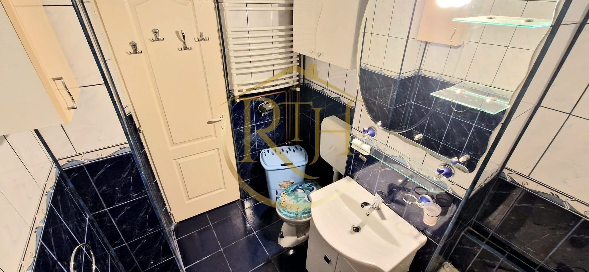 Ofer spre închiriere apartament 3 camere,2 bai, zona Lipovei, 400 euro/lună. - Poză 18