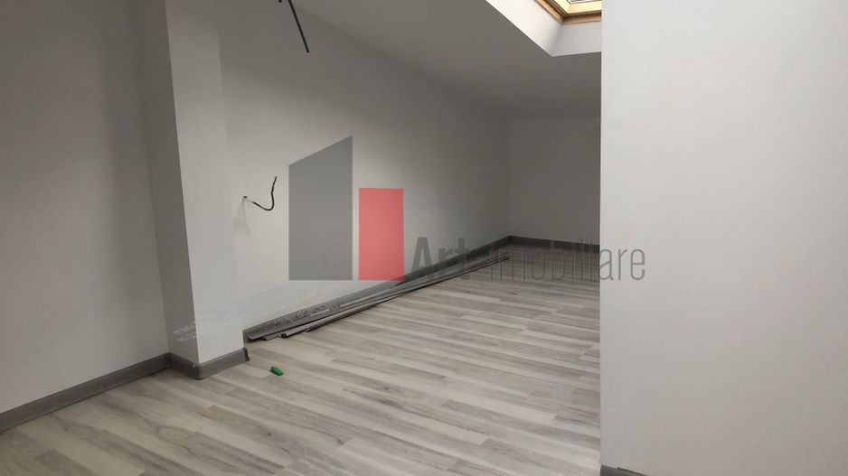 Casa noua în Giulesti de închiriat - curte 220mp - Poză 12