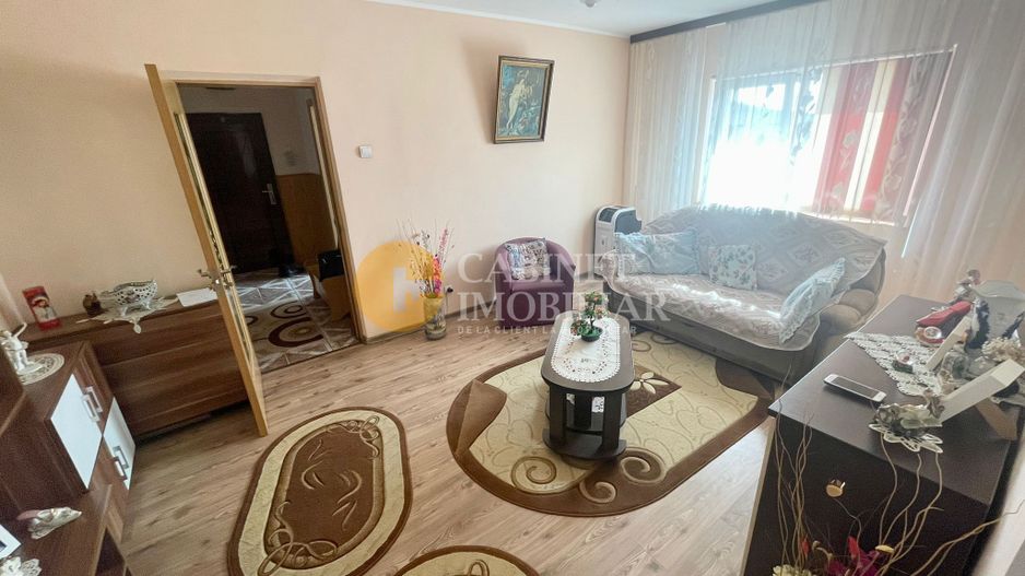 Apartament cu 3 camere - Bloc Fara Risc - Etaj Intermediar - 75 mp - Podu Ros - Poză 1
