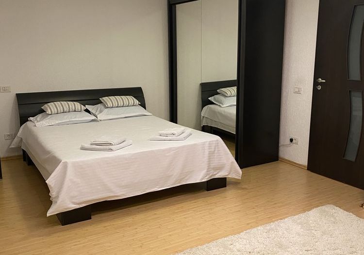 Apartament 3 camere zona Trocadero Constanta - Poză 2