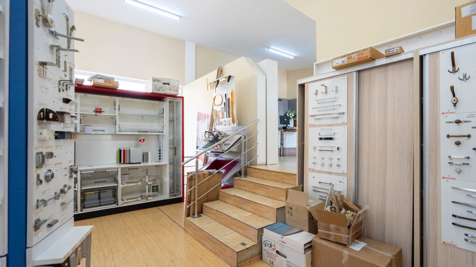 Spatiu Comercial, cu depozit, locuri de parcare, Iosia - Poză 11