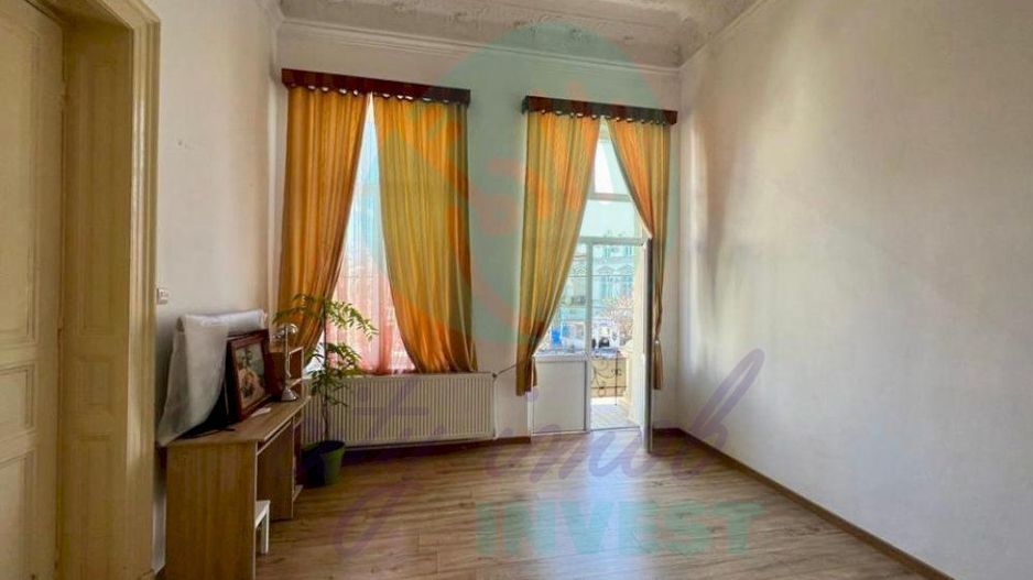 Apartament in vila cu arhitectura specifica perioadei interbelice - Poză 4