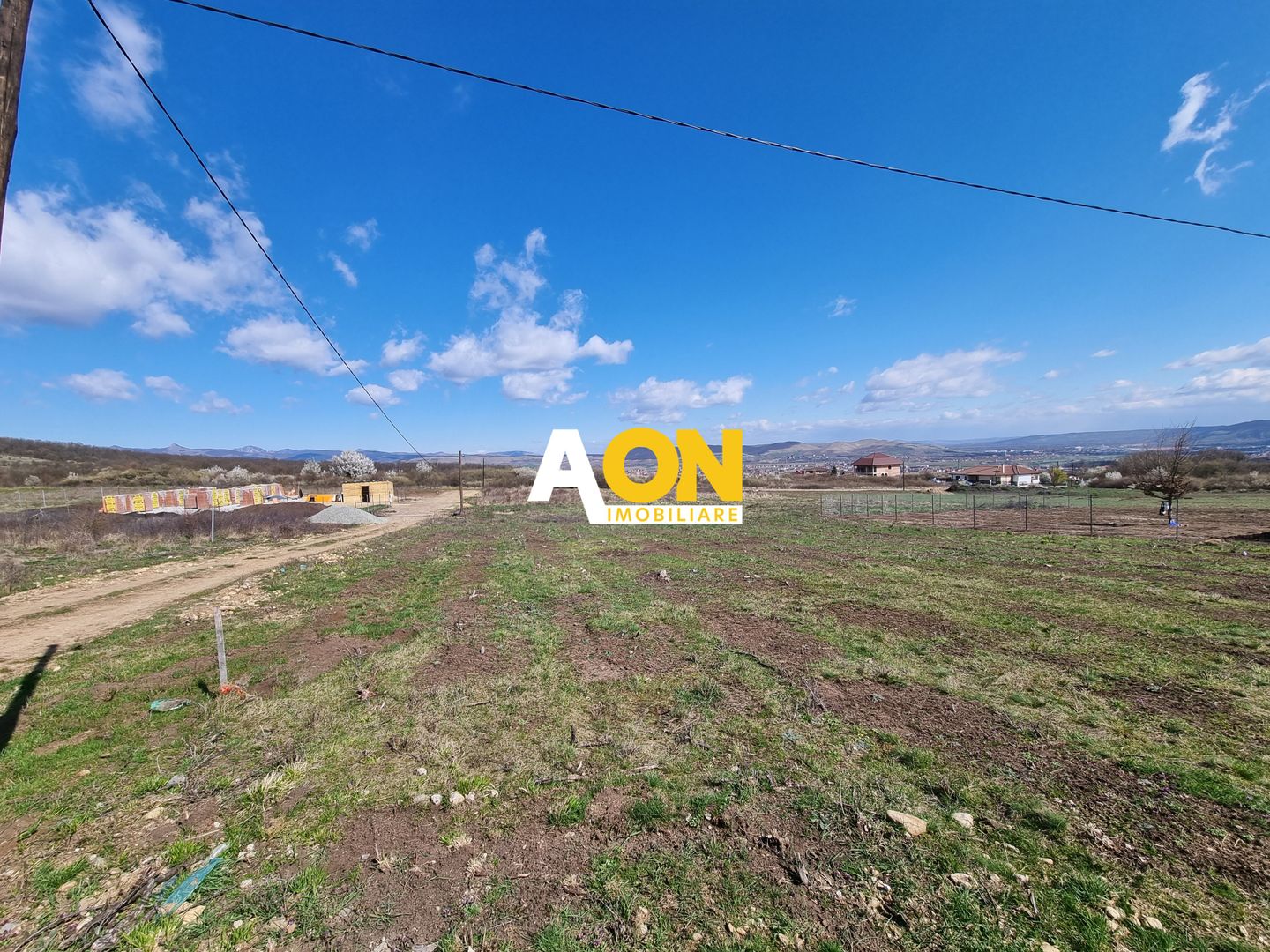 De vanzare 689mp teren intravilan, zona Podei - Poză 1