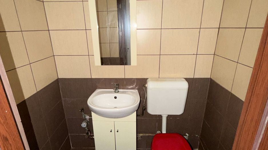 Apartament cu 3 camere decomandat 72 M² cu balcon și pivniță - Poză 19