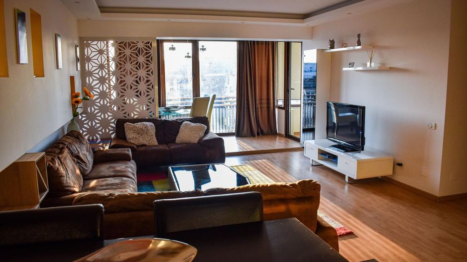 Vanzare Apartament 2 Camere  LUX vis-a-vis de Mall Vitan cu Centrala Proprie - Poză 2