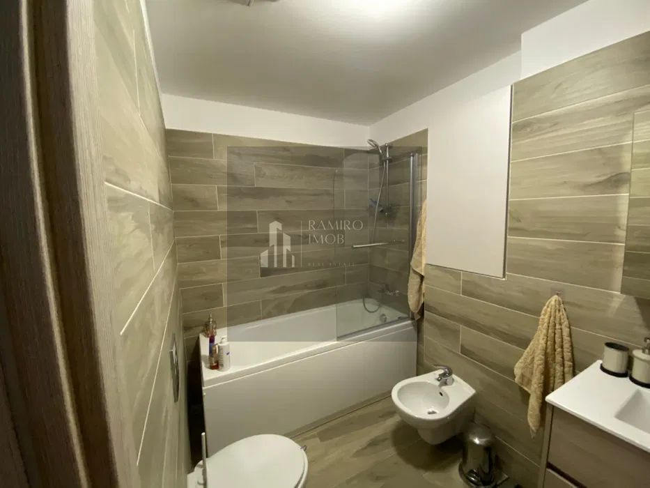 Apartament  3 camere decomandat 91 mp/Mamaia Nord/ Vedere la mare - Poză 4