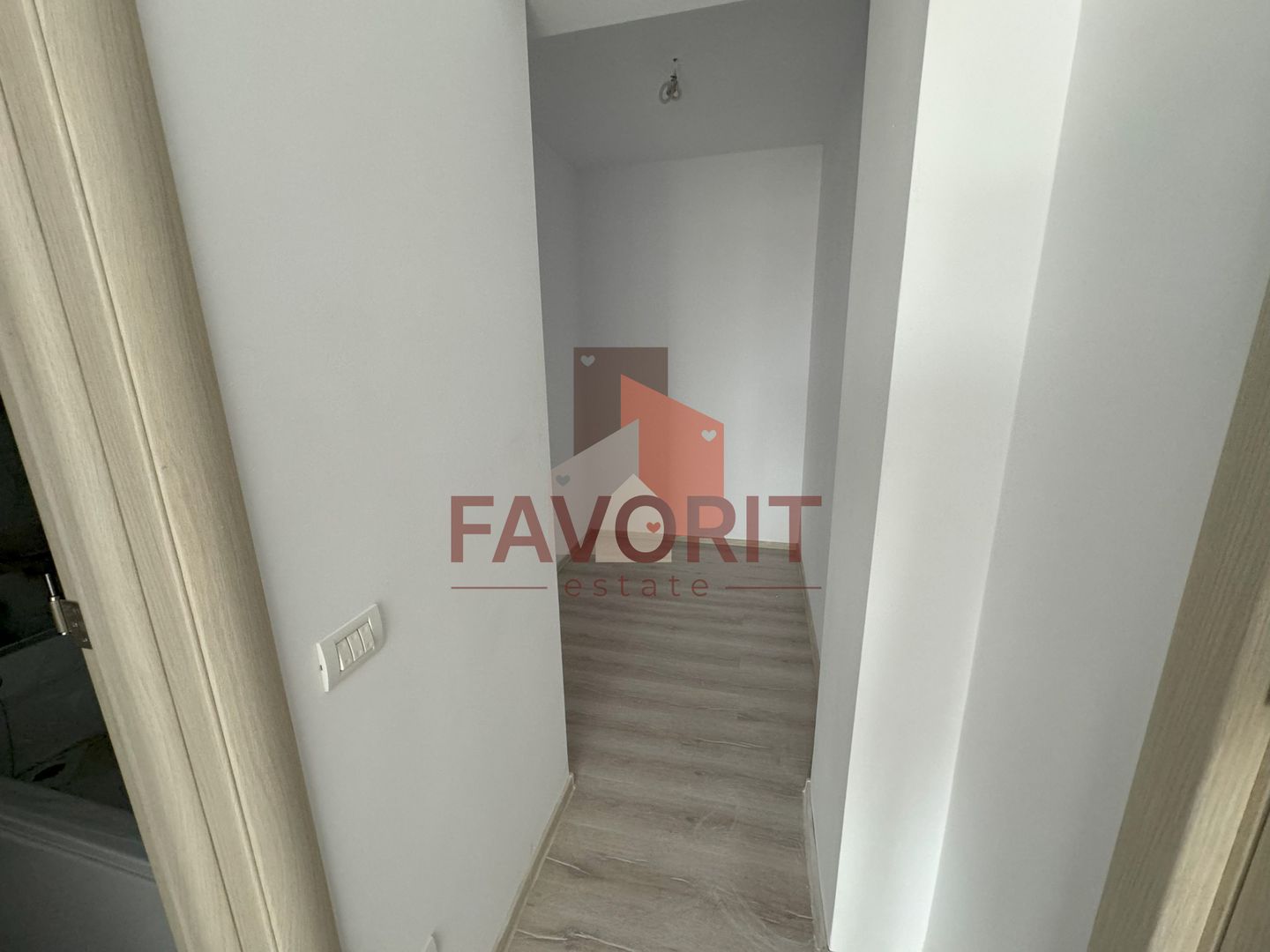 Langa ESO. 73 mp. Bloc nou cu lift. - Poză 8