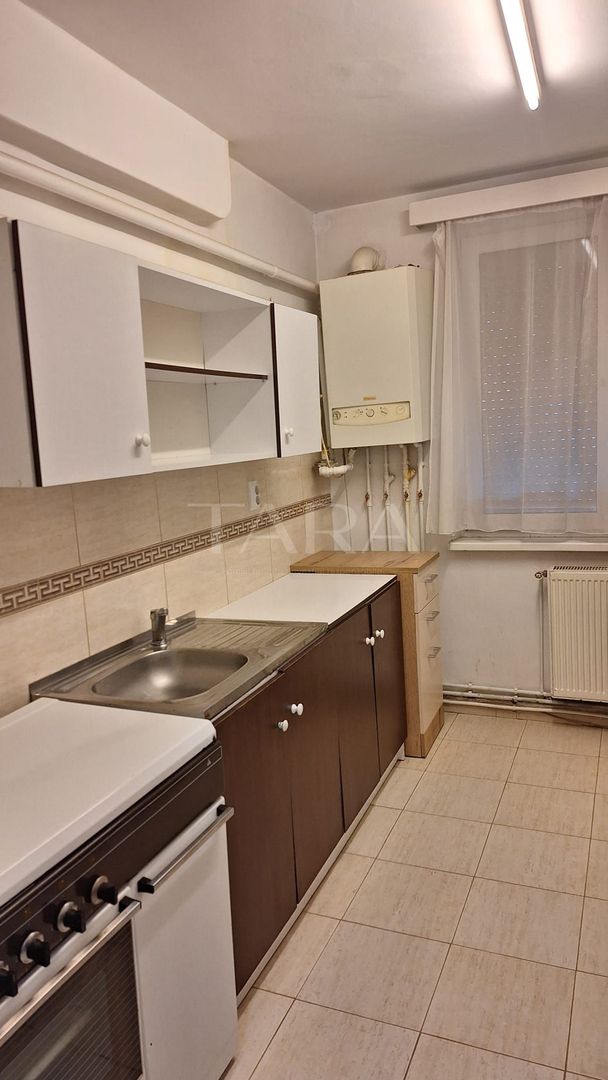 Apartament 2 camere, decomandat, zona Centrală - Poză 1