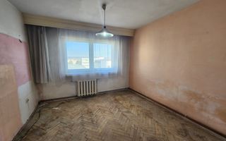 Apartament 3 camere, etaj intermediar, Cetate - Poză 1