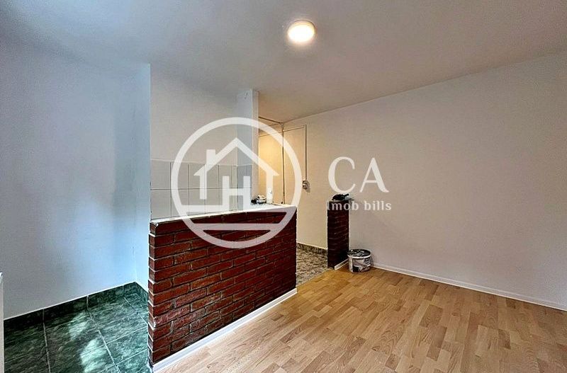 Apartament de vânzare cu 2 camere în zona Rogerius, Oradea - Poză 3