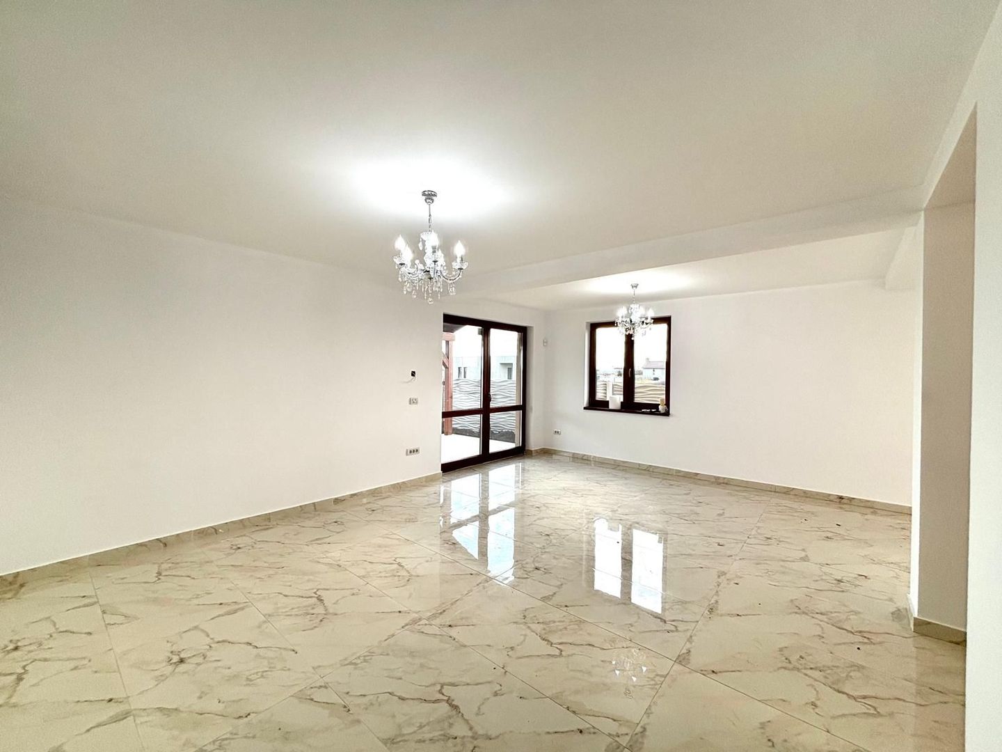 Duplex  cu 4 camere si teren generos , Sacalaz - Poză 8