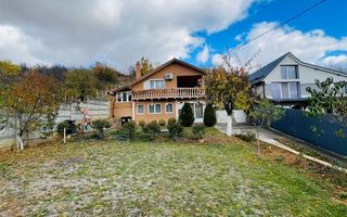 Casa in zona de dealuri - Poză 1