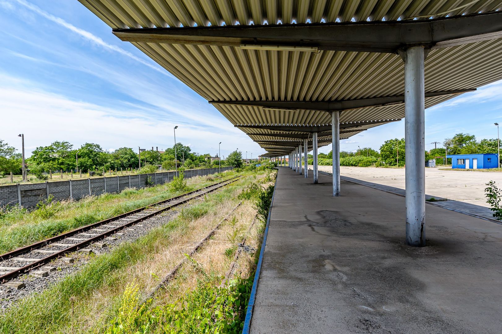 REZERVAT: Platformă betonată cu acces direct la calea ferată - Poză 3