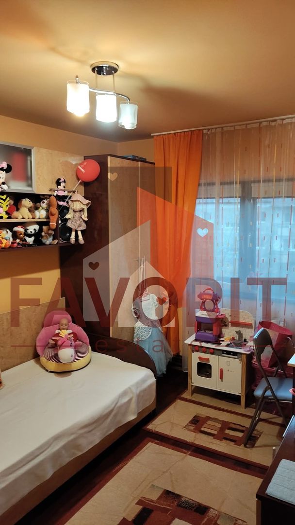 3 camere, decomandat | etaj 4 | centrala proprie | mobilat | zona excelenta - Poză 7