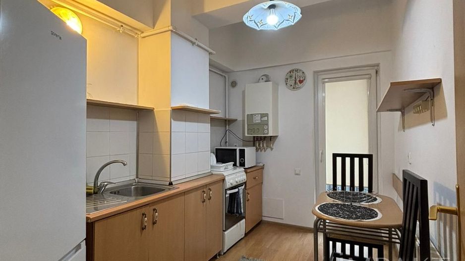Apartament cu 2 camere de vanzare, zona Centrala! - Poză 8