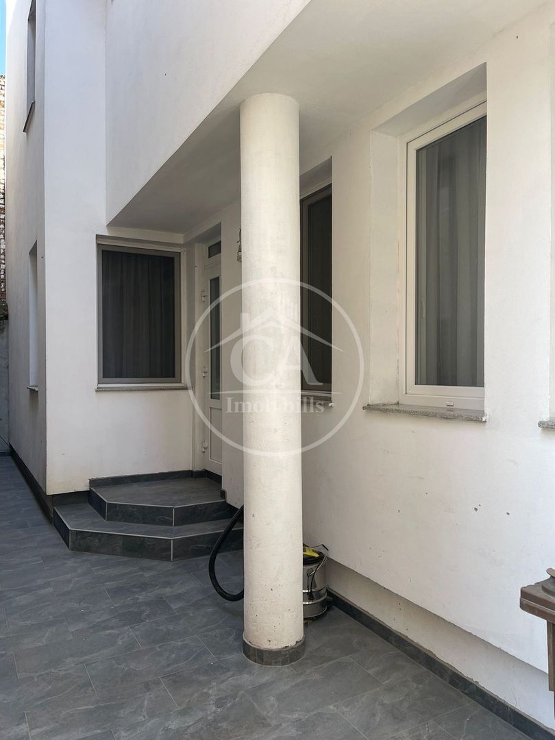 Apartament de vanzare cu 3 camere in zona Central, Oradea - Poză 19