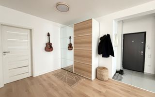 Apartament deosebit cu vedere spre oras- zona Alecu Russo - Poză 1