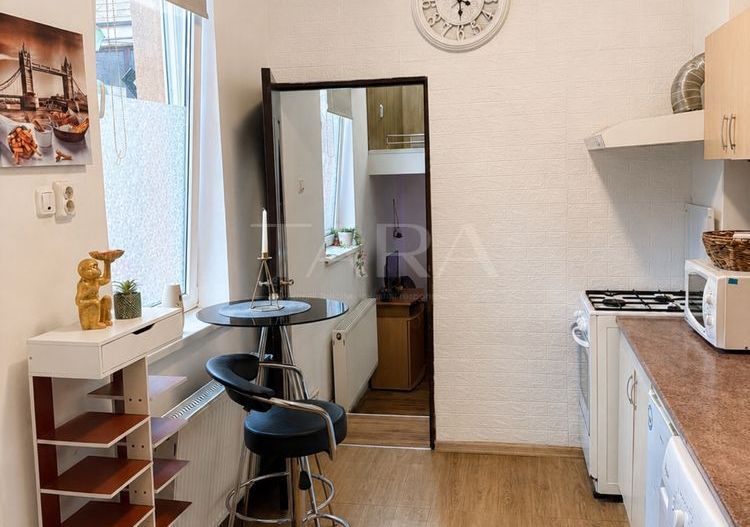 Apartament cu 1 cameră, ideal pentru locuit sau investiție. - Poză 1