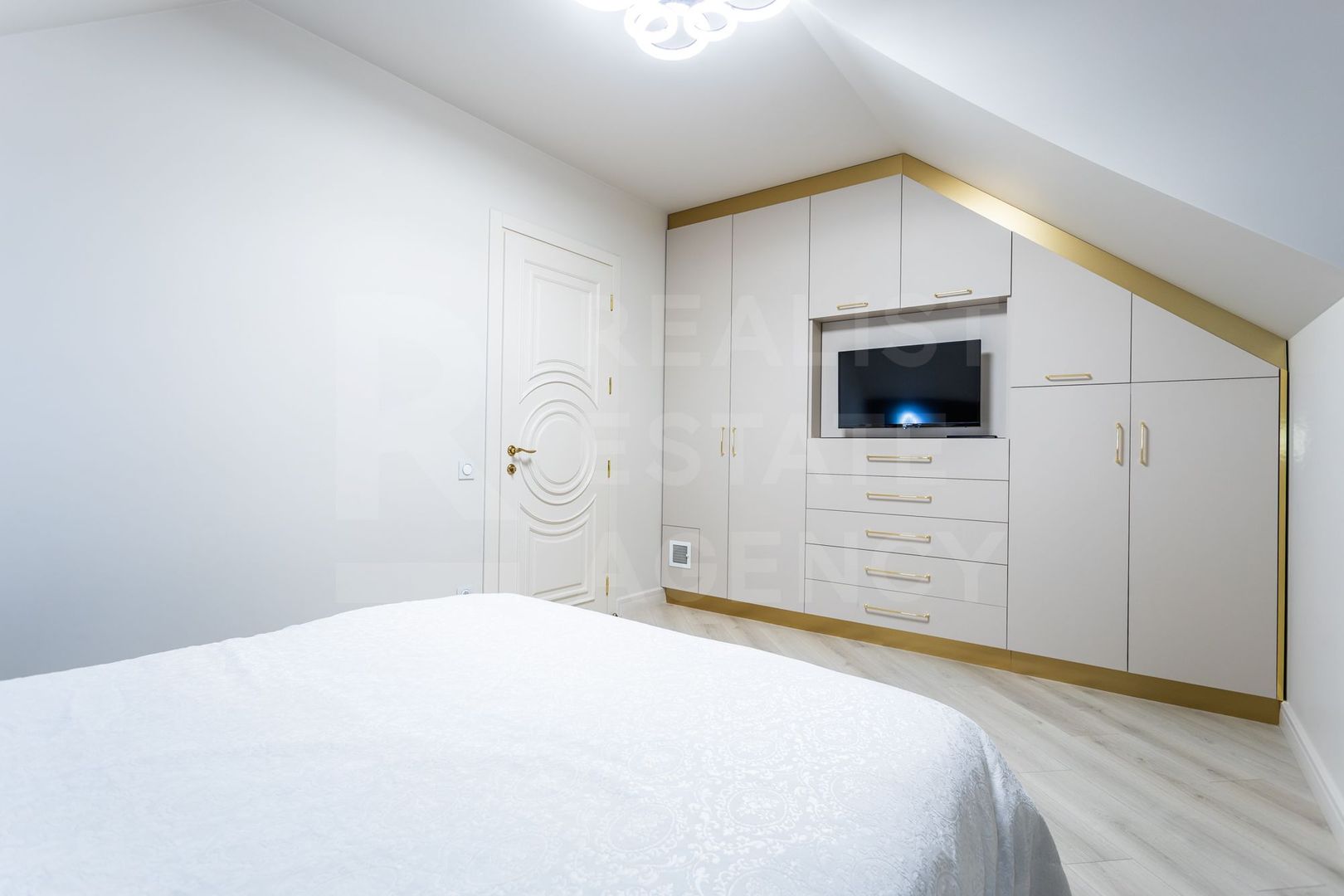 Vânzare, casă, 3 nivele, 300 mp+7,2 ari, str. Chișinău, Cricova - Poză 52