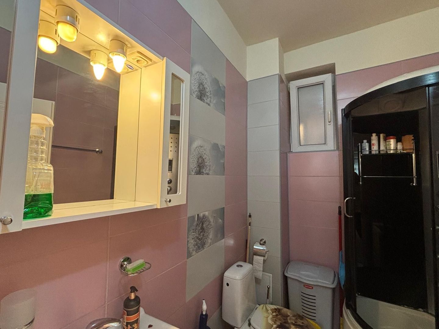 Apartament spatios si complet renovat - Poză 11