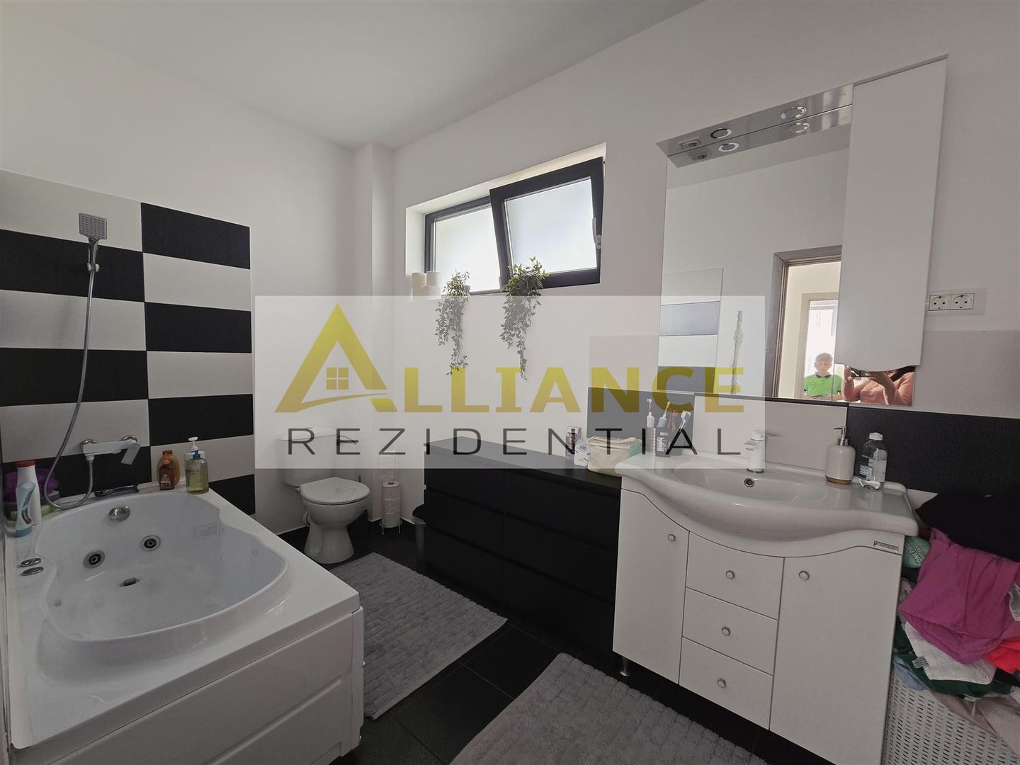 Mobilata si utilata-4 camere- pod- mutare imediată - Poză 10