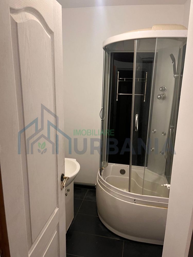 Apartament renovat, decomandat, 3 camere, de închiriat în Iași - Poză 8