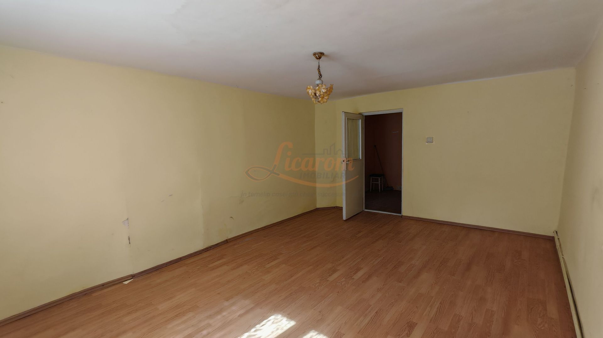 Casa singur in curte zona ZONA ISTORICA langa Seminarul Teologic - Poză 5