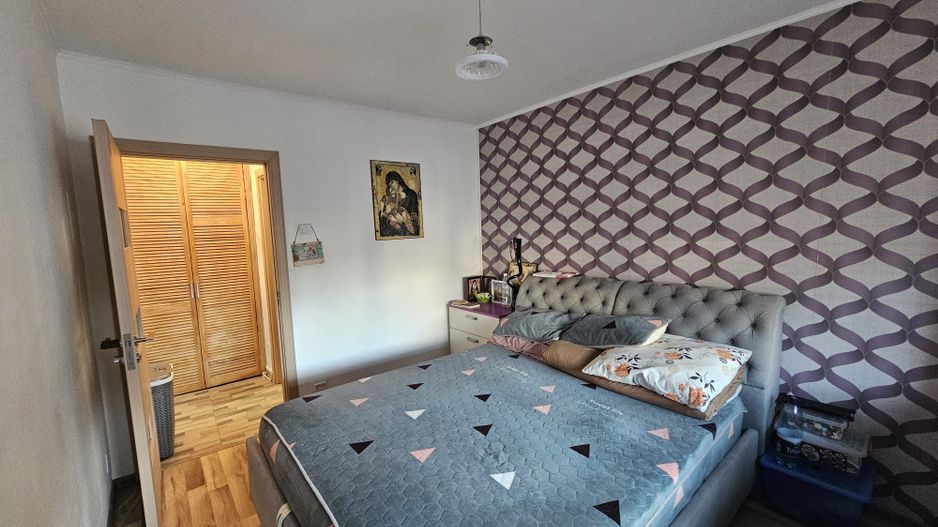 3 Camere, Mobilat/ Nemobilat, Renovat complet, Liber - Poză 1