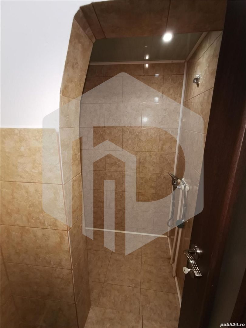 Garsoniera - Etaj 1 - Mobilata si Utilata - Broscarie - Poză 6