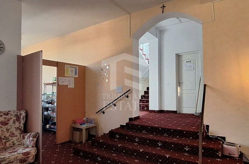 Casă / Vilă cu 8 camere de vânzare - Poză 10