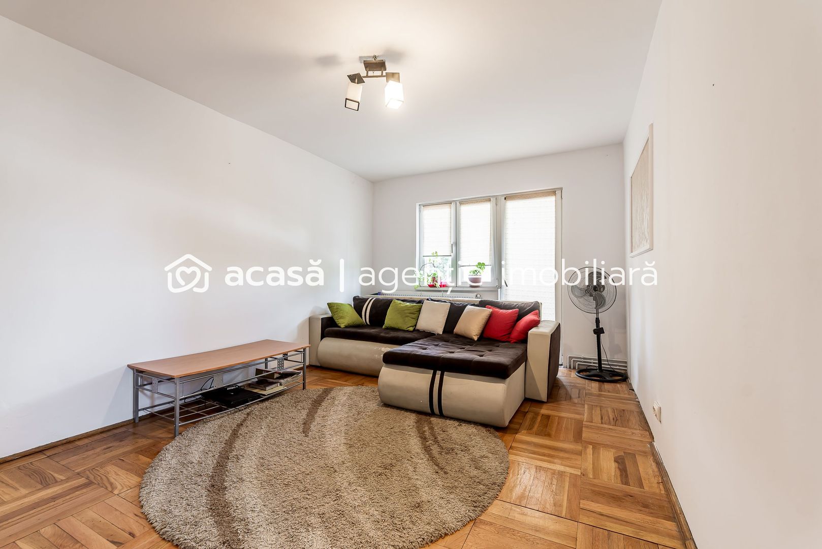 Apartament cu 3 camere, etaj 2 – Zona Vlaicu, Lebăda - COMISION 0 - Poză 1