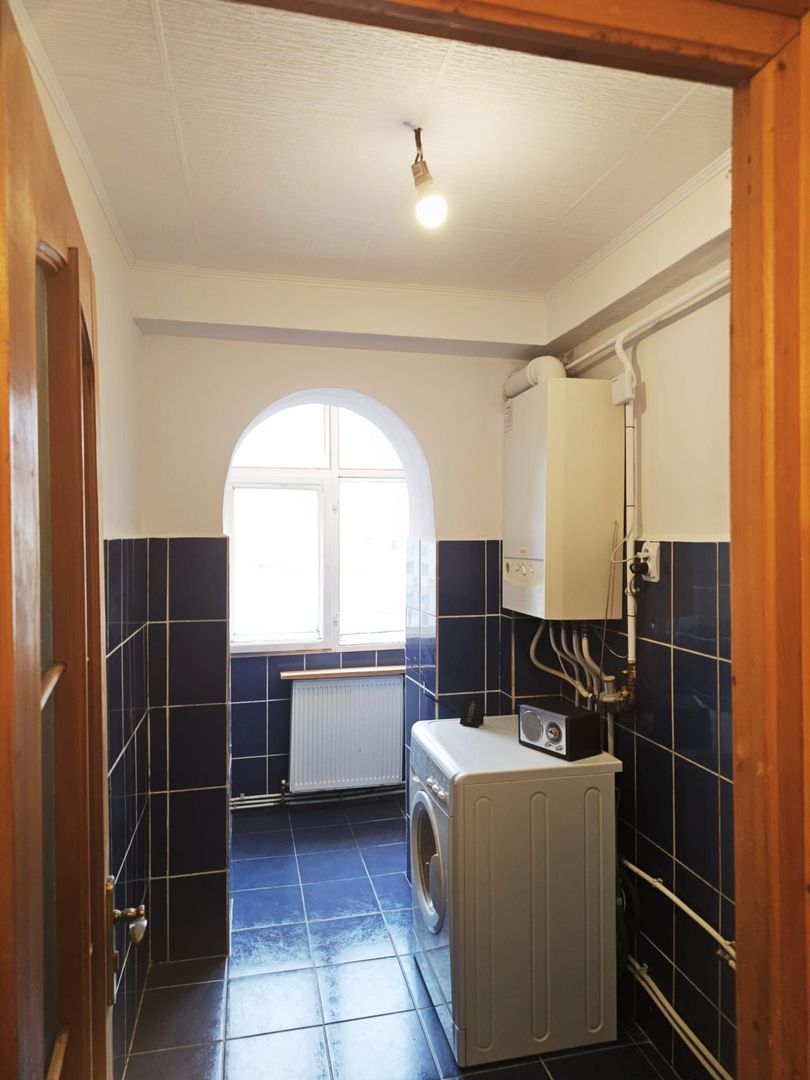 Apartament cu 2 camere, etaj 4, VASLUI zona CENTRU; - Poză 2