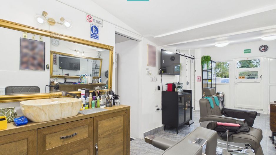 Spațiu comercial, complet aranjat, Velența - Poză 7
