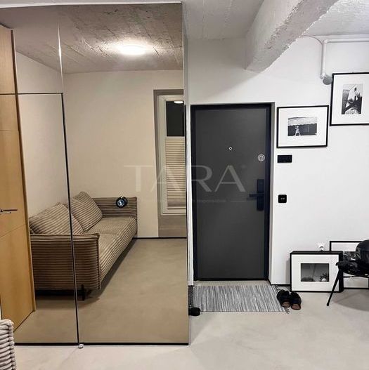 Studio in Centrul orasului, ideal  Airbnb. - Poză 2