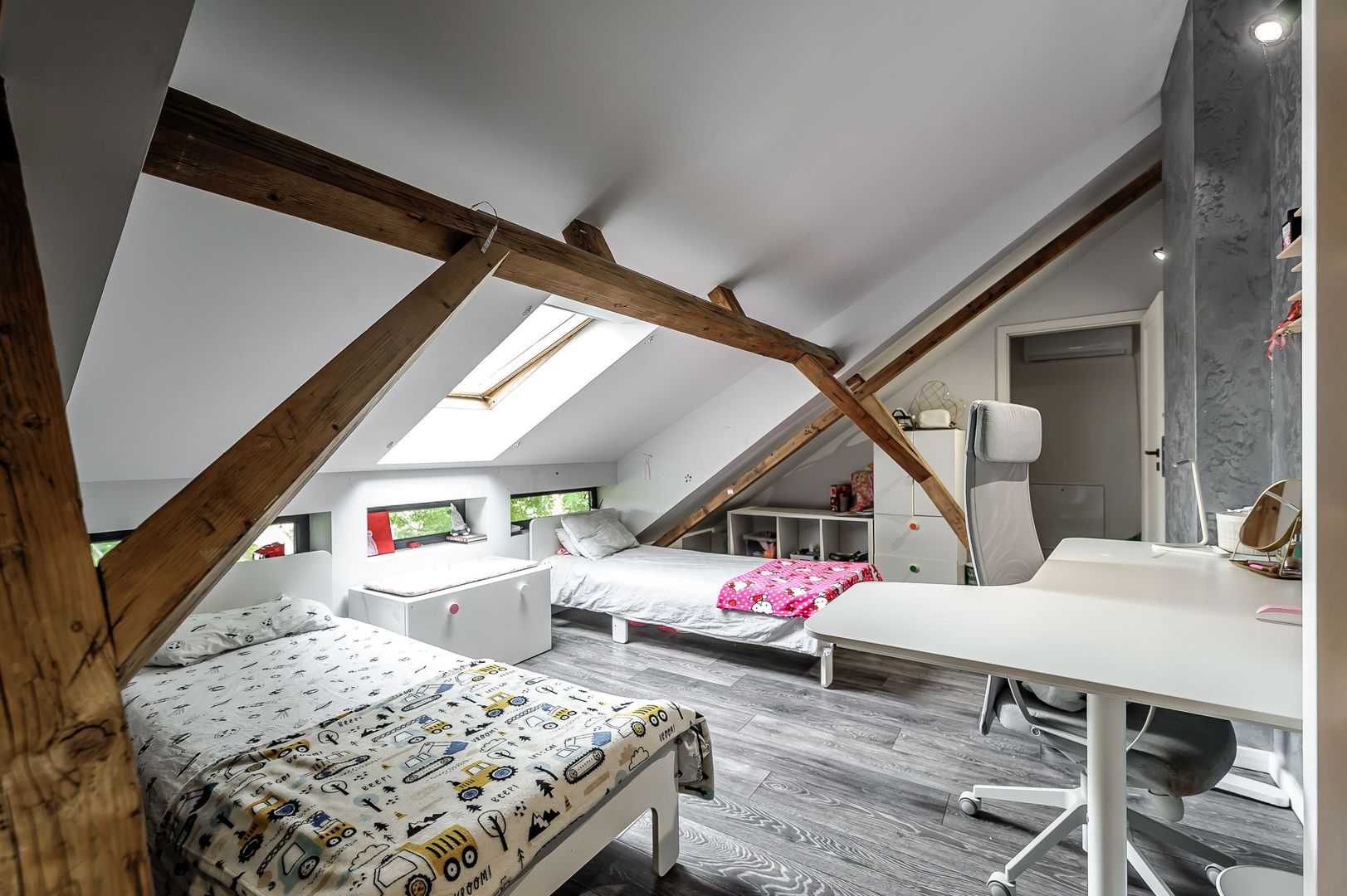 Apartament tip casa, cu gradina proprie, in zona centrala a Aradului - Poză 8