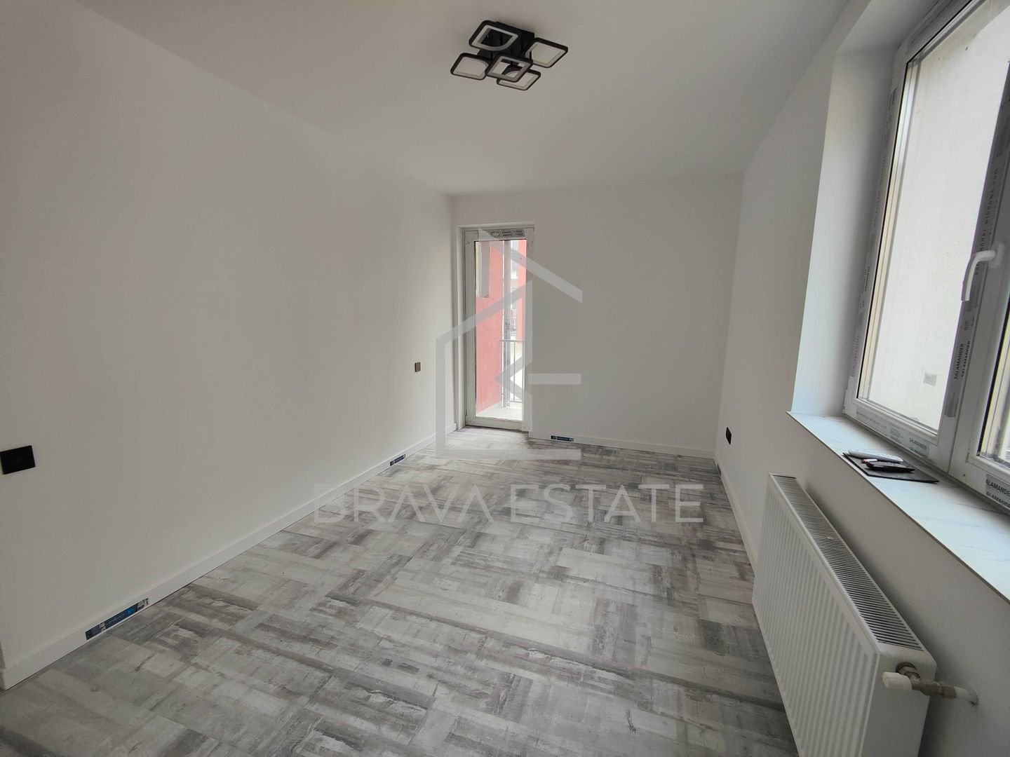 Apartament 3 camere, cu balcon, parcare, zona Eroilor, Floresti - Poză 2